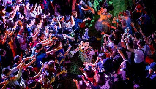 Hong Kong Disneyland hosts World’s Biggest Mouse Party