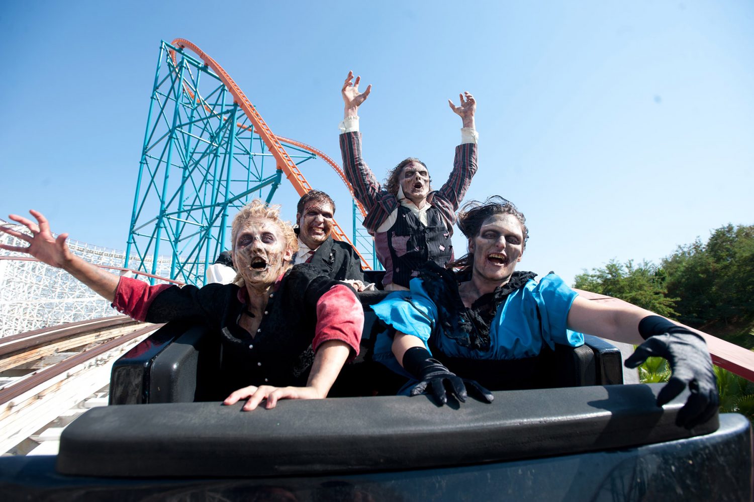 Safety-adhering Fright Fest to return to Six Flags parks, renamed ...