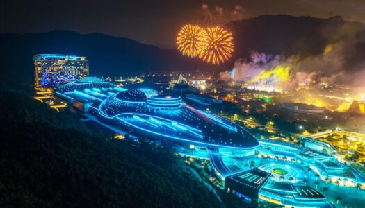 Chimelong Spaceship Theme Park receives Guiness World Records acknowledgement 